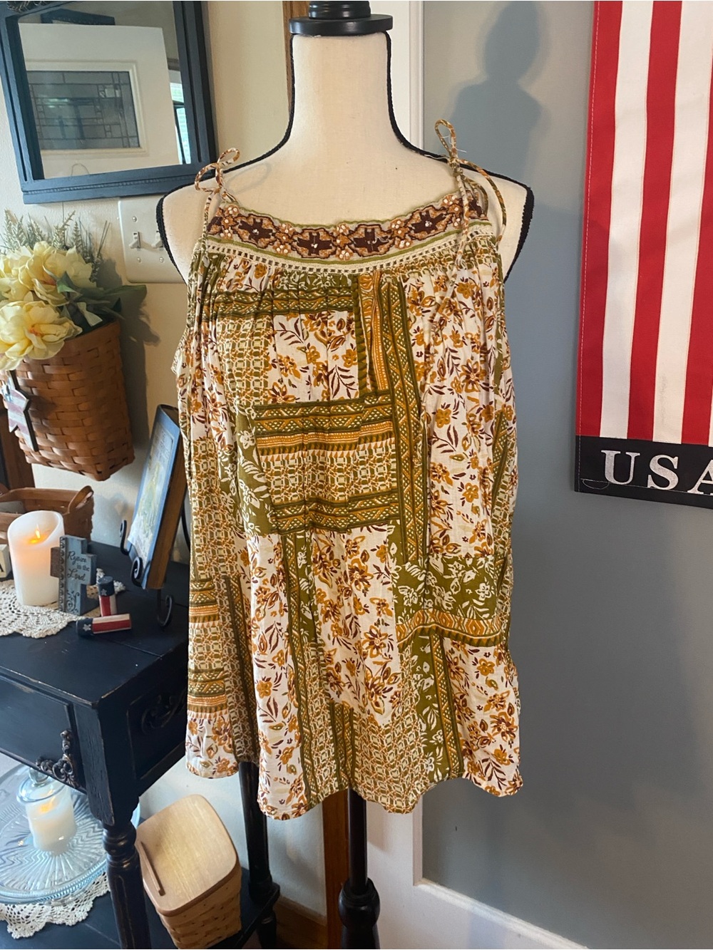 Tie-Shoulder Patchwork Floral Camisole in Olive & Cream